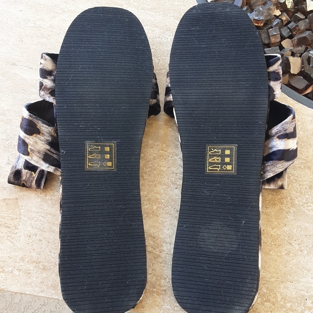 Rachel Zoe animal print velvet slippers size 9 - Picture 8 of 9